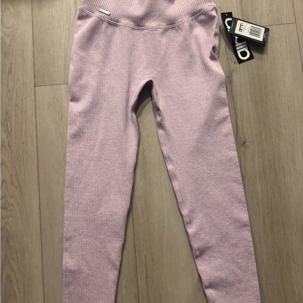 AIMN Lavender Purple Ribbed Seamless Tights 7/8 size small. NWT